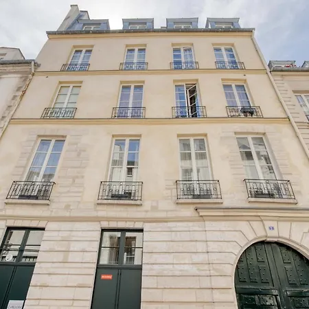 Apartment New & Design In The Heart Of Le Marais