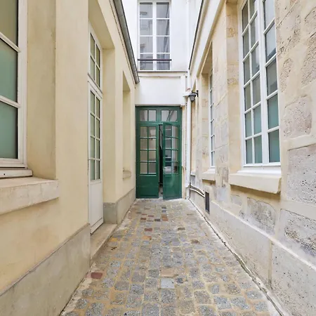 New & Design In The Heart Of Le Marais Apartment Paris